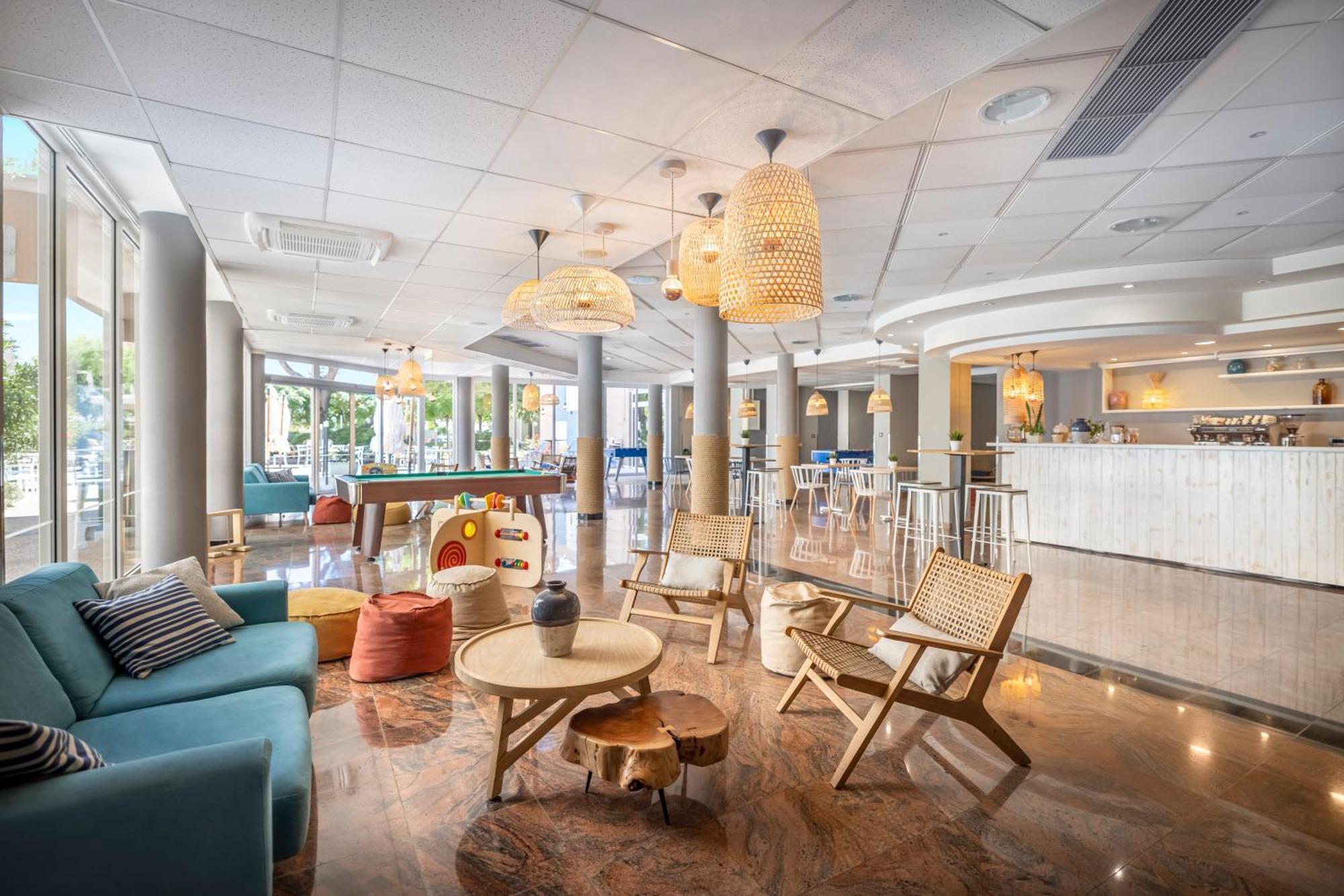 Sunny Baska Hotel By Valamar, Ex Corinthia Екстер'єр фото