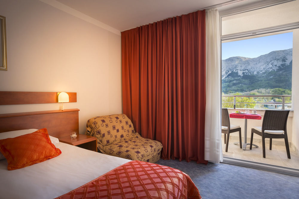 Sunny Baska Hotel By Valamar, Ex Corinthia Екстер'єр фото
